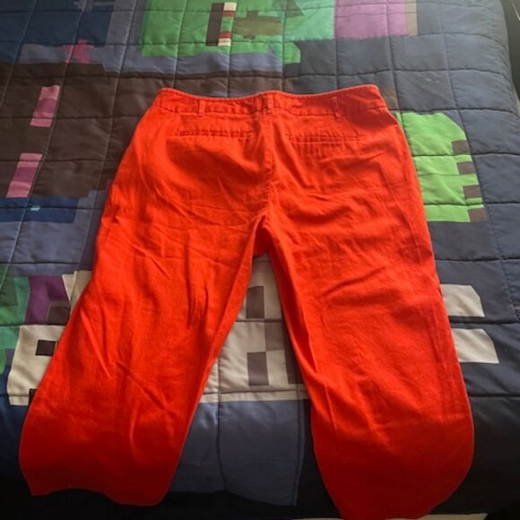 Apostrophe Red Cropped Dress Pants | Size 8 - Picture 2 of 3